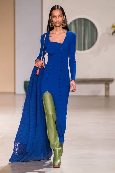 Look 15